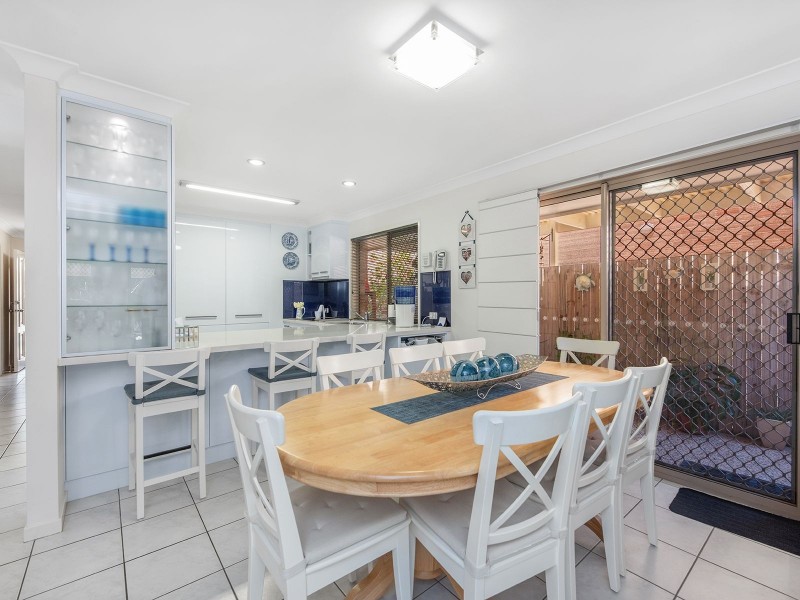 7 Cooroy St, Forest Lake QLD 4078