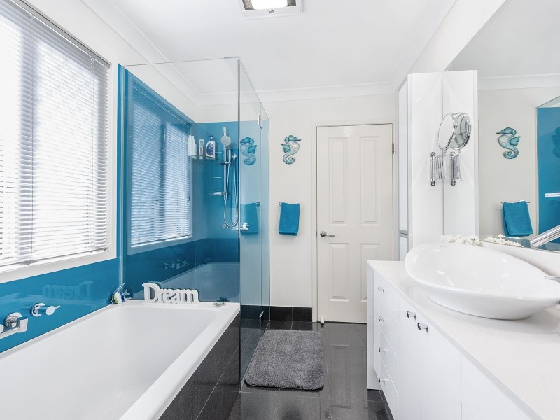 7 Cooroy St, Forest Lake QLD 4078