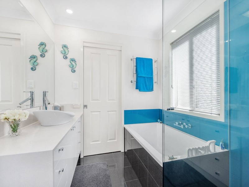 7 Cooroy St, Forest Lake QLD 4078