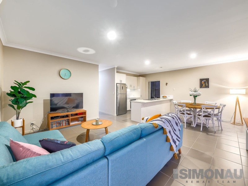 27 Hyde Avenue, Springfield Lakes QLD 4300