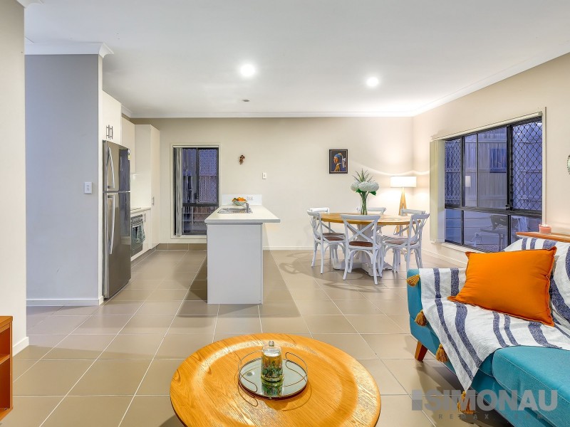 27 Hyde Avenue, Springfield Lakes QLD 4300