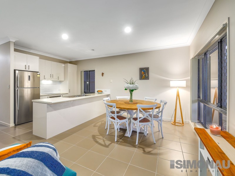 27 Hyde Avenue, Springfield Lakes QLD 4300