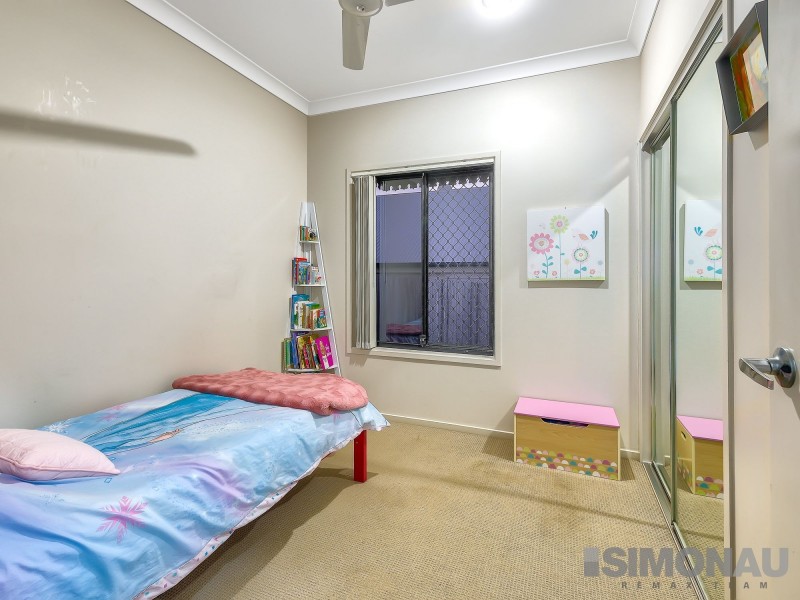 27 Hyde Avenue, Springfield Lakes QLD 4300