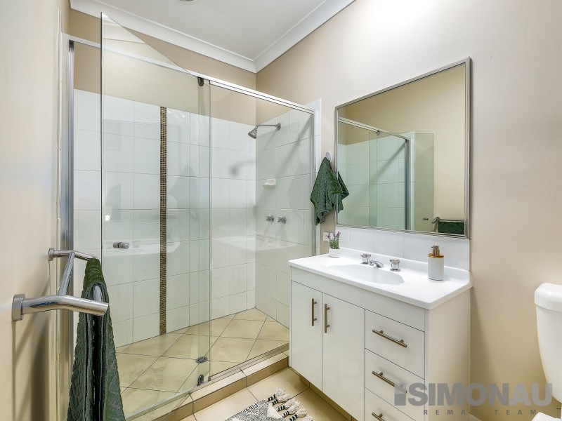 27 Hyde Avenue, Springfield Lakes QLD 4300