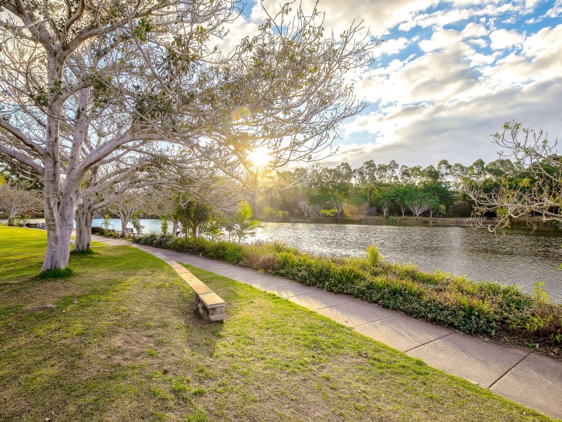 27 Hyde Avenue, Springfield Lakes QLD 4300