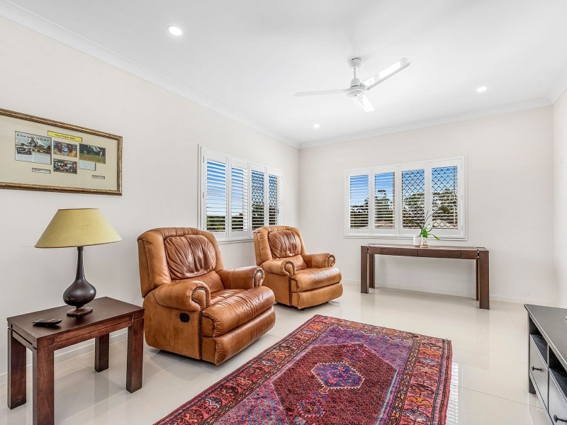 16 Regal Pl, Heathwood QLD 4110