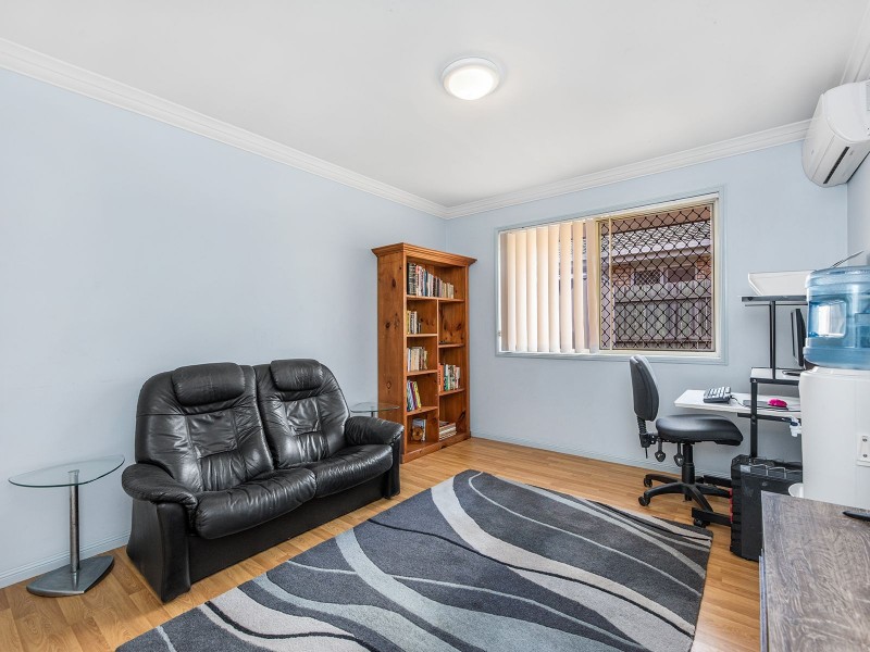 14 Chiswick Pl, Forest Lake QLD 4078