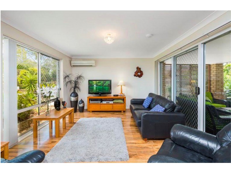 19 Columbus Pl, Forest Lake QLD 4078