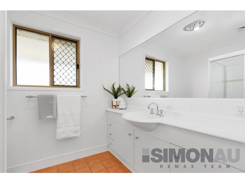 2 Angel Face Ct, Calamvale QLD 4116