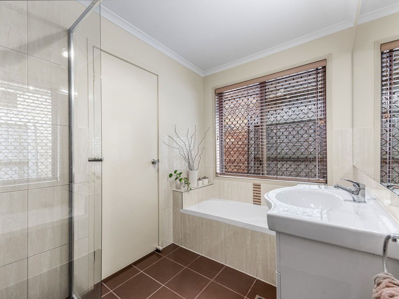 62 Clarendon Cct, Forest Lake QLD 4078