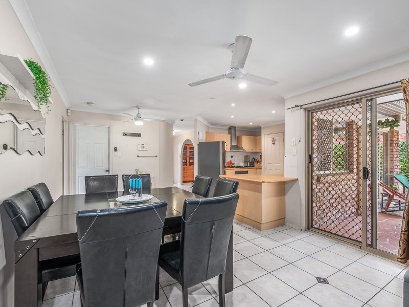 25 Harrision Cr, Forest Lake QLD 4078