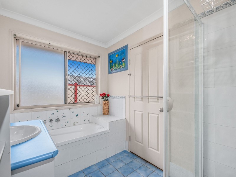 25 Harrision Cr, Forest Lake QLD 4078