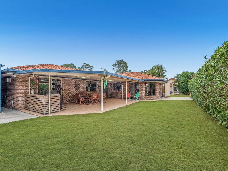 25 Harrision Cr, Forest Lake QLD 4078