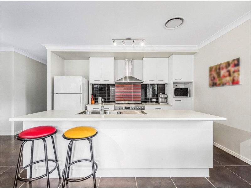 70 Giancarlo Cres, Doolandella QLD 4077