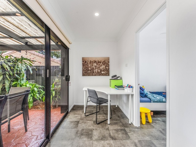 43 Clarendon Cct, Forest Lake QLD 4078