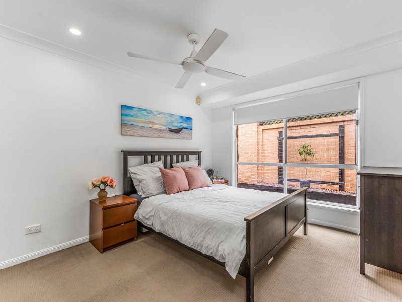 43 Clarendon Cct, Forest Lake QLD 4078