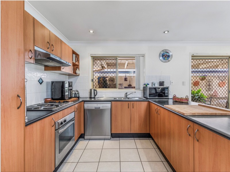 8 Bullen Cct, Forest Lake QLD 4078