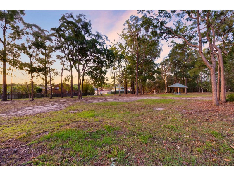 9 Pinecroft Close, Calamvale QLD 4116