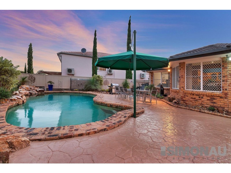 9 Pinecroft Close, Calamvale QLD 4116