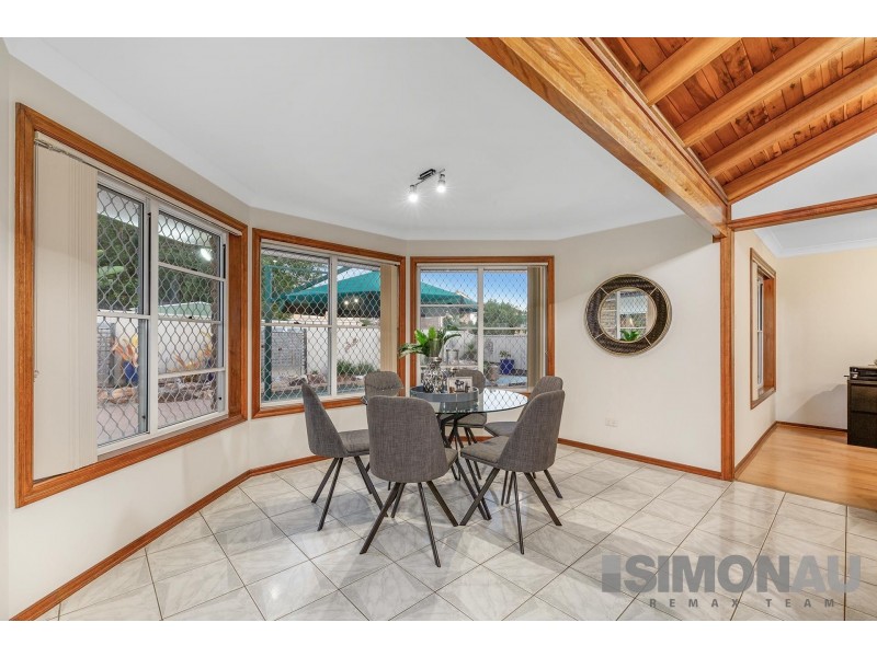 9 Pinecroft Close, Calamvale QLD 4116