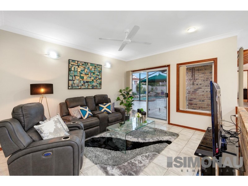 9 Pinecroft Close, Calamvale QLD 4116