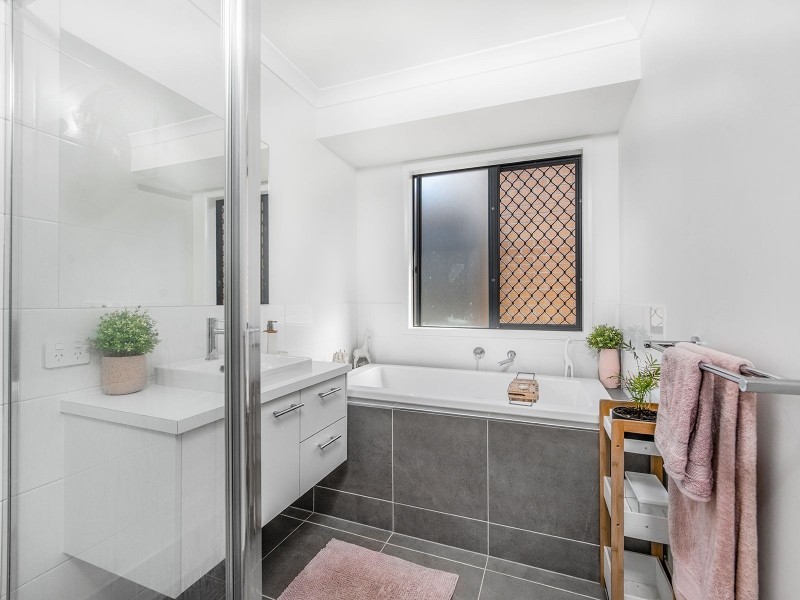 13 Hibiscus Cl, Ellen Grove QLD 4078