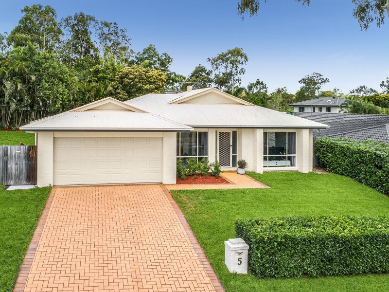 5 Amamoor Ct, Forest Lake QLD 4078
