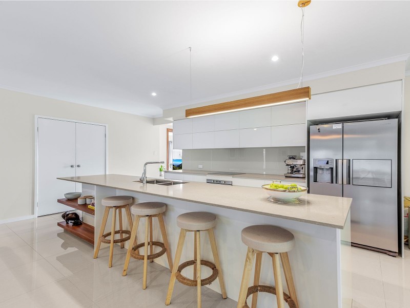 5 Amamoor Ct, Forest Lake QLD 4078