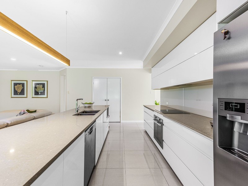 5 Amamoor Ct, Forest Lake QLD 4078