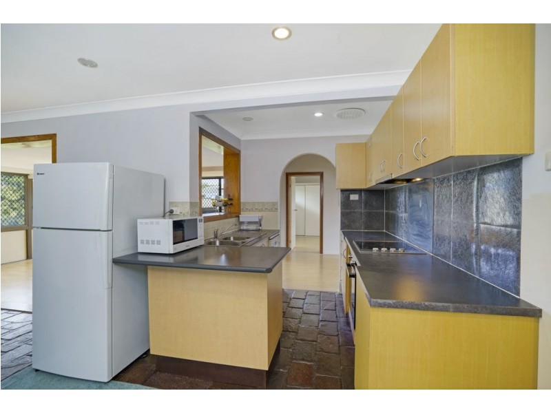 40 Peverell Street, Hillcrest QLD 4118