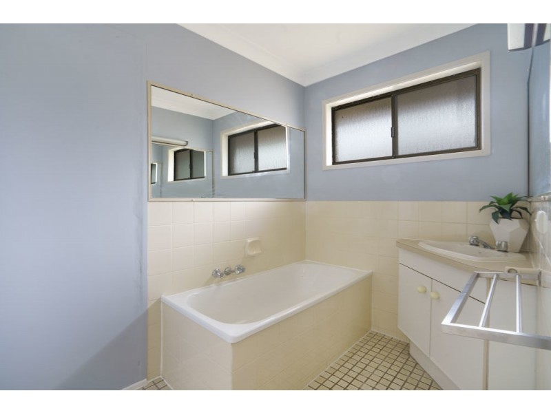 40 Peverell Street, Hillcrest QLD 4118