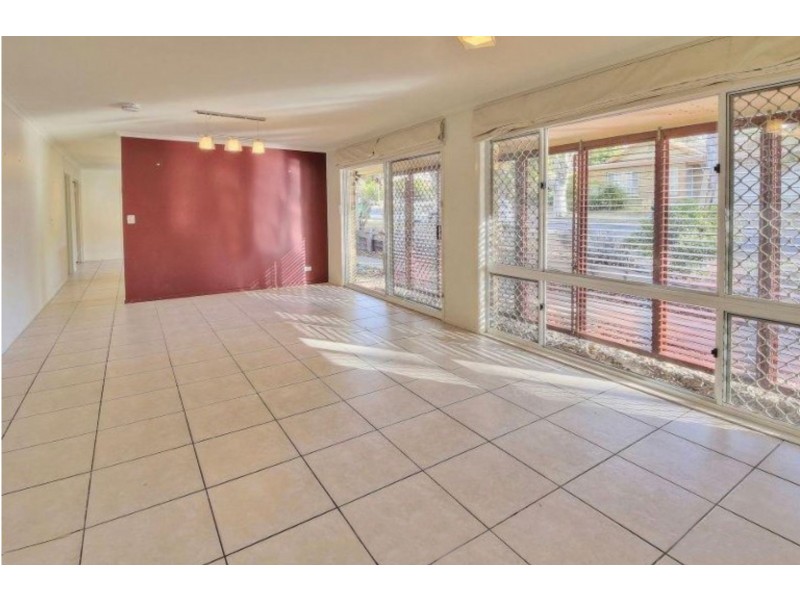 2 Gracemere Pl, Forest Lake QLD 4078