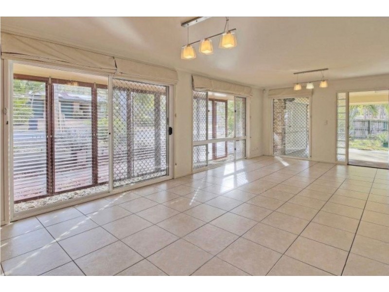 2 Gracemere Pl, Forest Lake QLD 4078