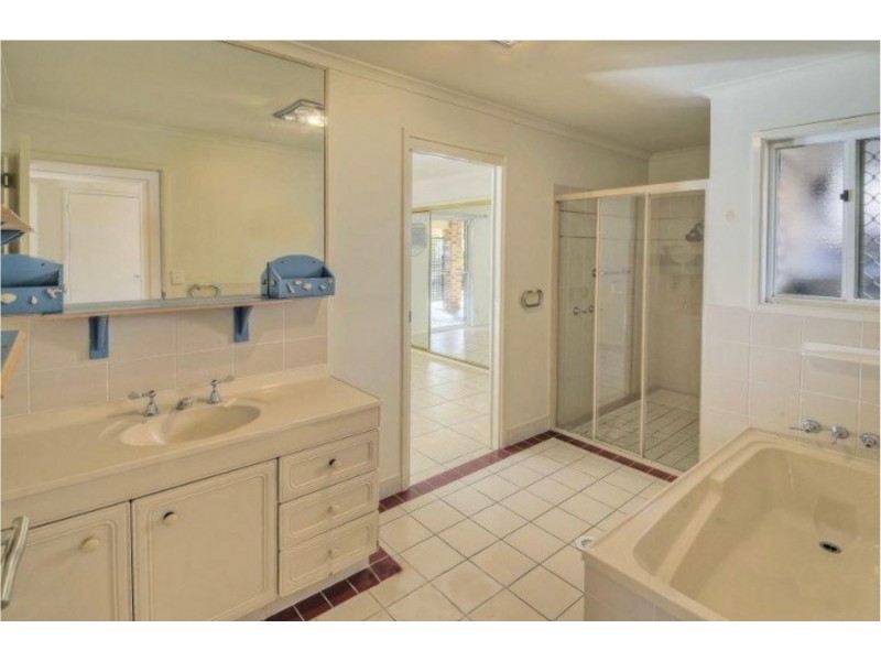 2 Gracemere Pl, Forest Lake QLD 4078