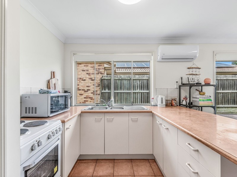 111 Brooklands Cct, Forest Lake QLD 4078