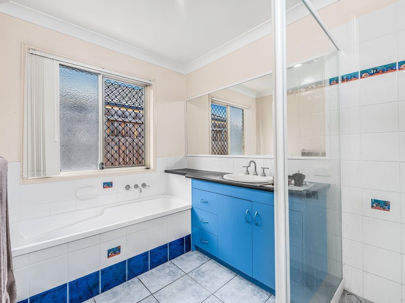 18 Kondalilla Pde, Forest Lake QLD 4078