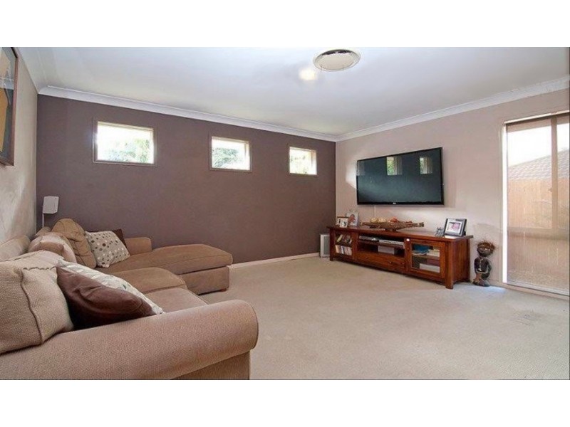 10 Piccadilly Pl, Forest Lake QLD 4078