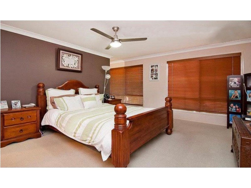 10 Piccadilly Pl, Forest Lake QLD 4078