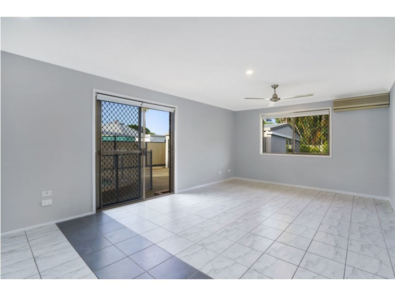 11 Stangate Street, Hillcrest QLD 4118