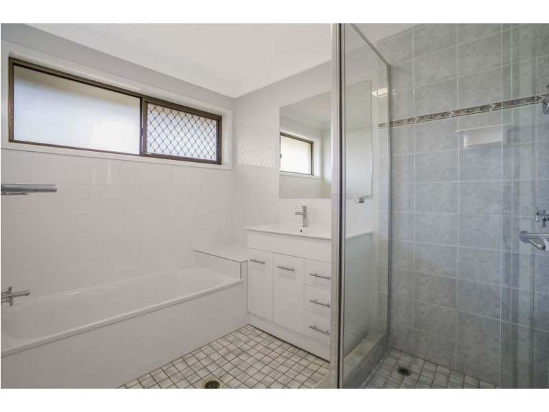 11 Stangate Street, Hillcrest QLD 4118