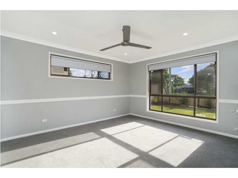 11 Stangate Street, Hillcrest QLD 4118