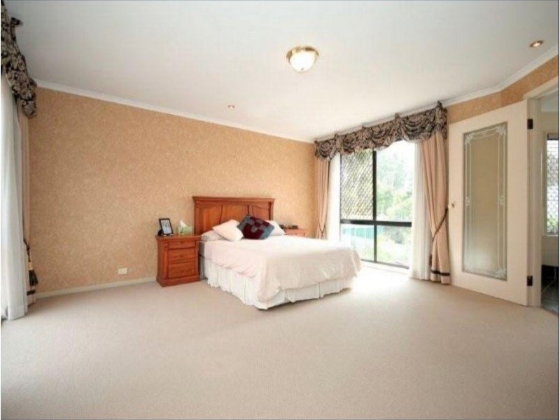 12 Toorak Pl, Forest Lake QLD 4078