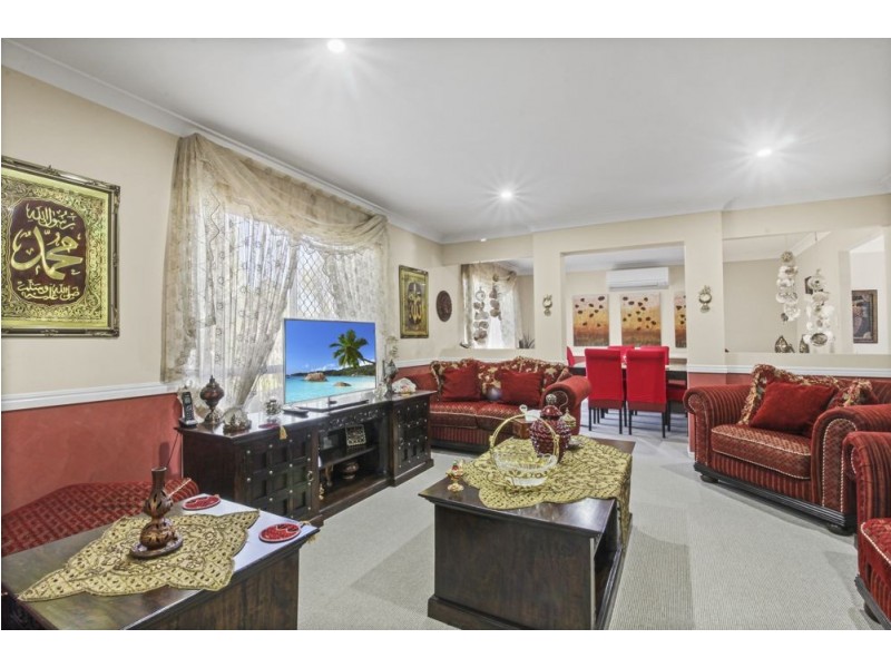 24 Kalbarri Street, Parkinson QLD 4115