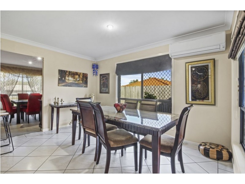 24 Kalbarri Street, Parkinson QLD 4115