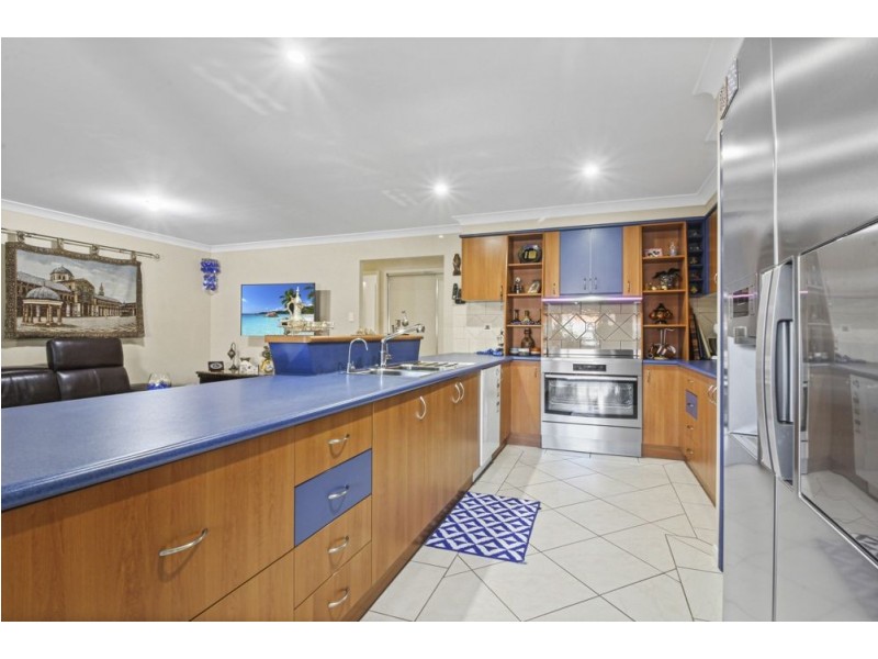 24 Kalbarri Street, Parkinson QLD 4115