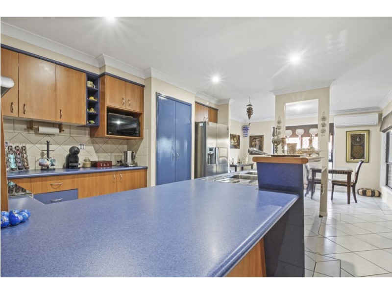 24 Kalbarri Street, Parkinson QLD 4115