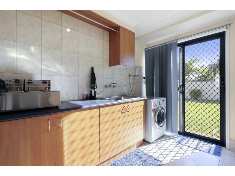 24 Kalbarri Street, Parkinson QLD 4115