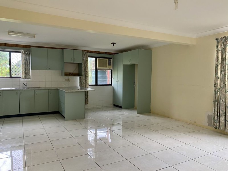 7 Stangate Street, Hillcrest QLD 4118