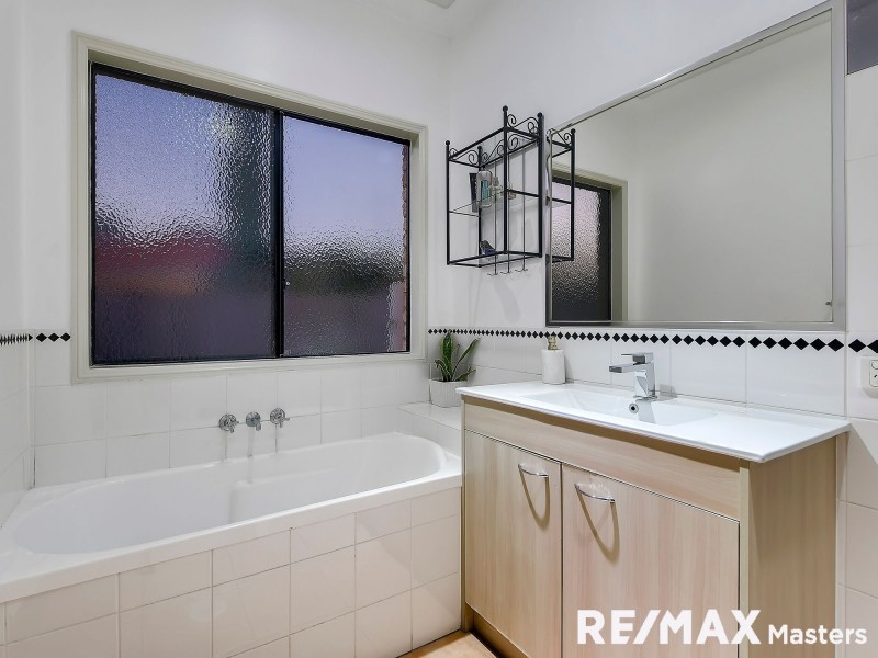 16 Capricorn Avenue, Crestmead QLD 4132
