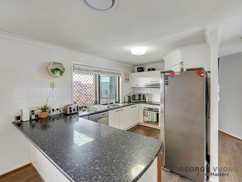 7 Sherringham Cl, Forest Lake QLD 4078